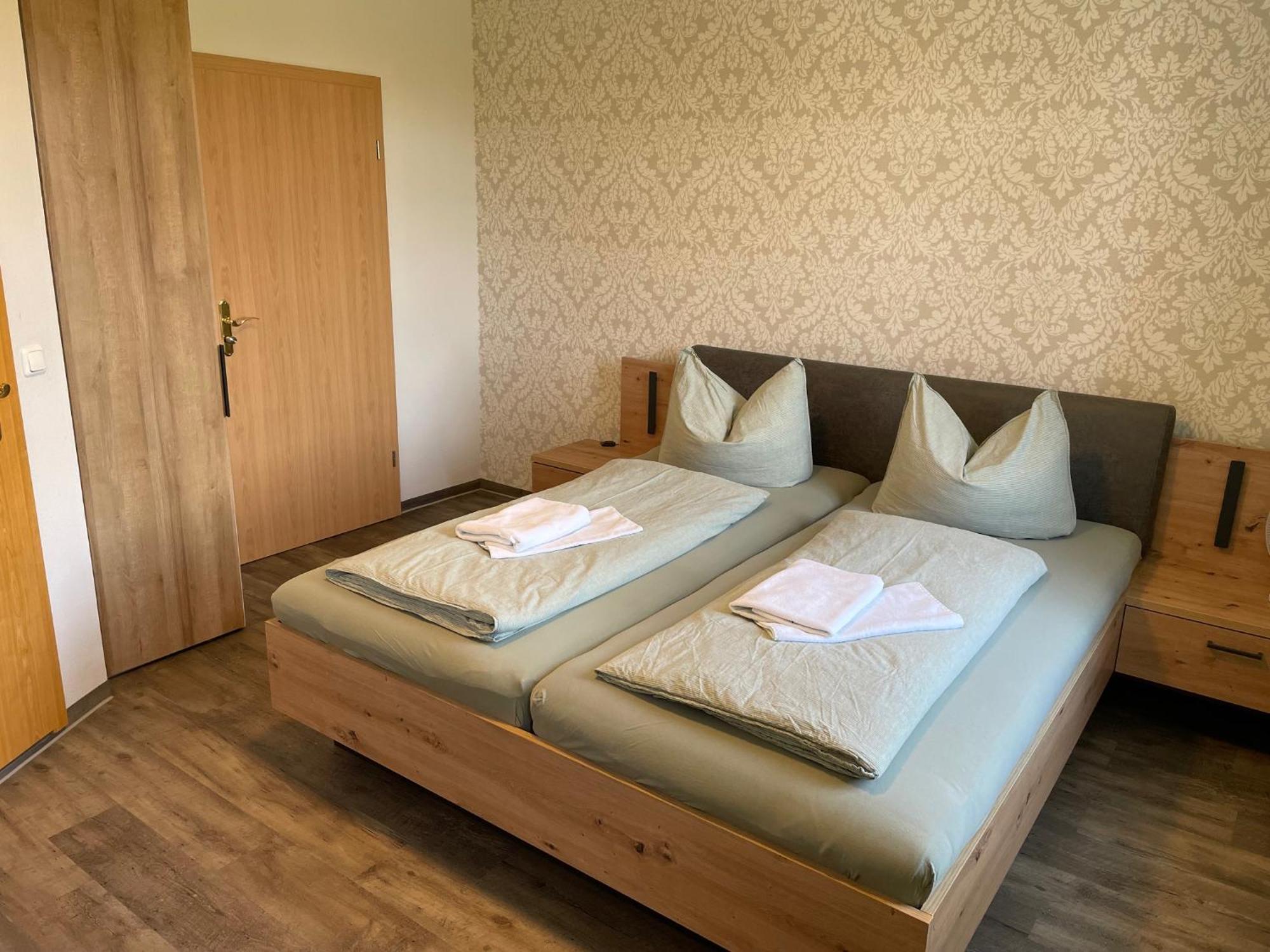 Appartments Zur Schlosswache デーリッチュ エクステリア 写真